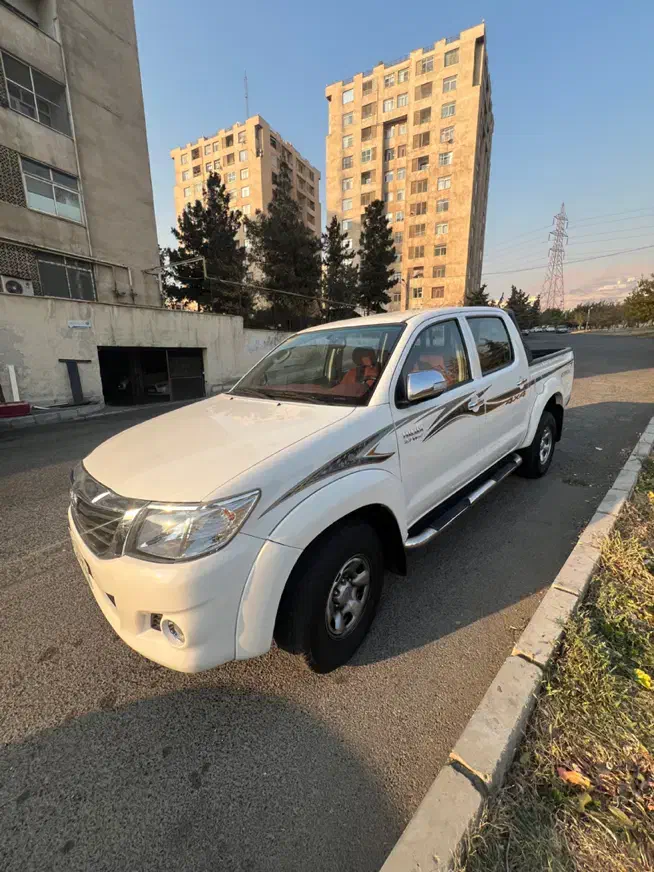 تویوتا هایلوکس ۲۰۱۵|خودرو سواری و وانت|تهران, شهران شمالی|دیوار