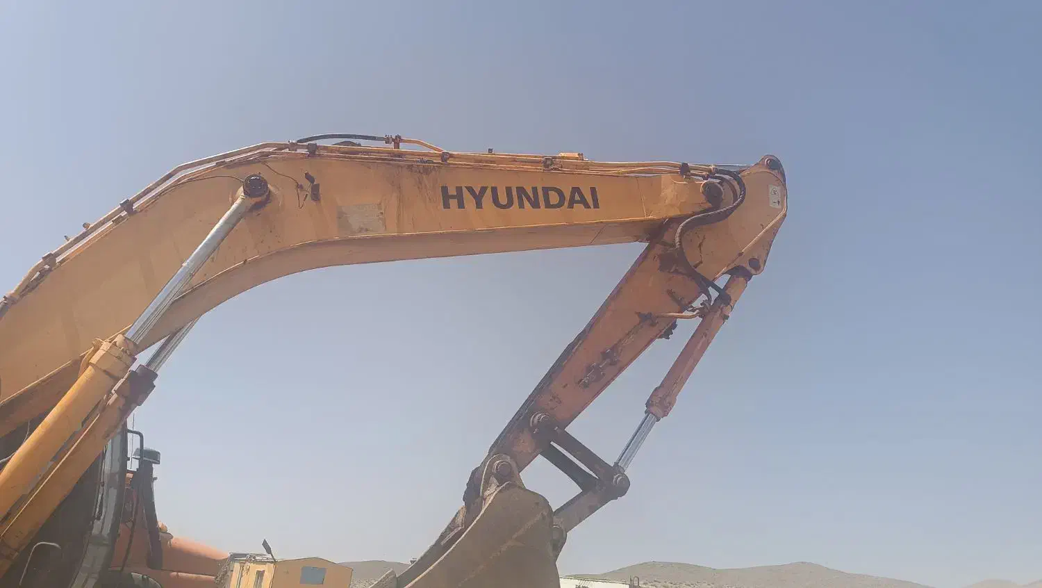 تعمیر انواع جک های هیدرولیک بیل مکانیکی و لودر|خدمات پیشه و مهارت|کرمان, |دیوار