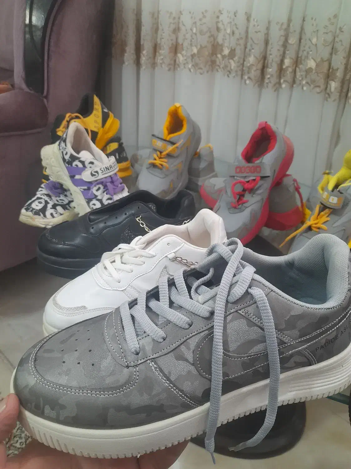 کتونی بچه گانه و اسپورت زنانه .چند تا هم مردونه|کیف، کفش، کمربند|گلپایگان, |دیوار