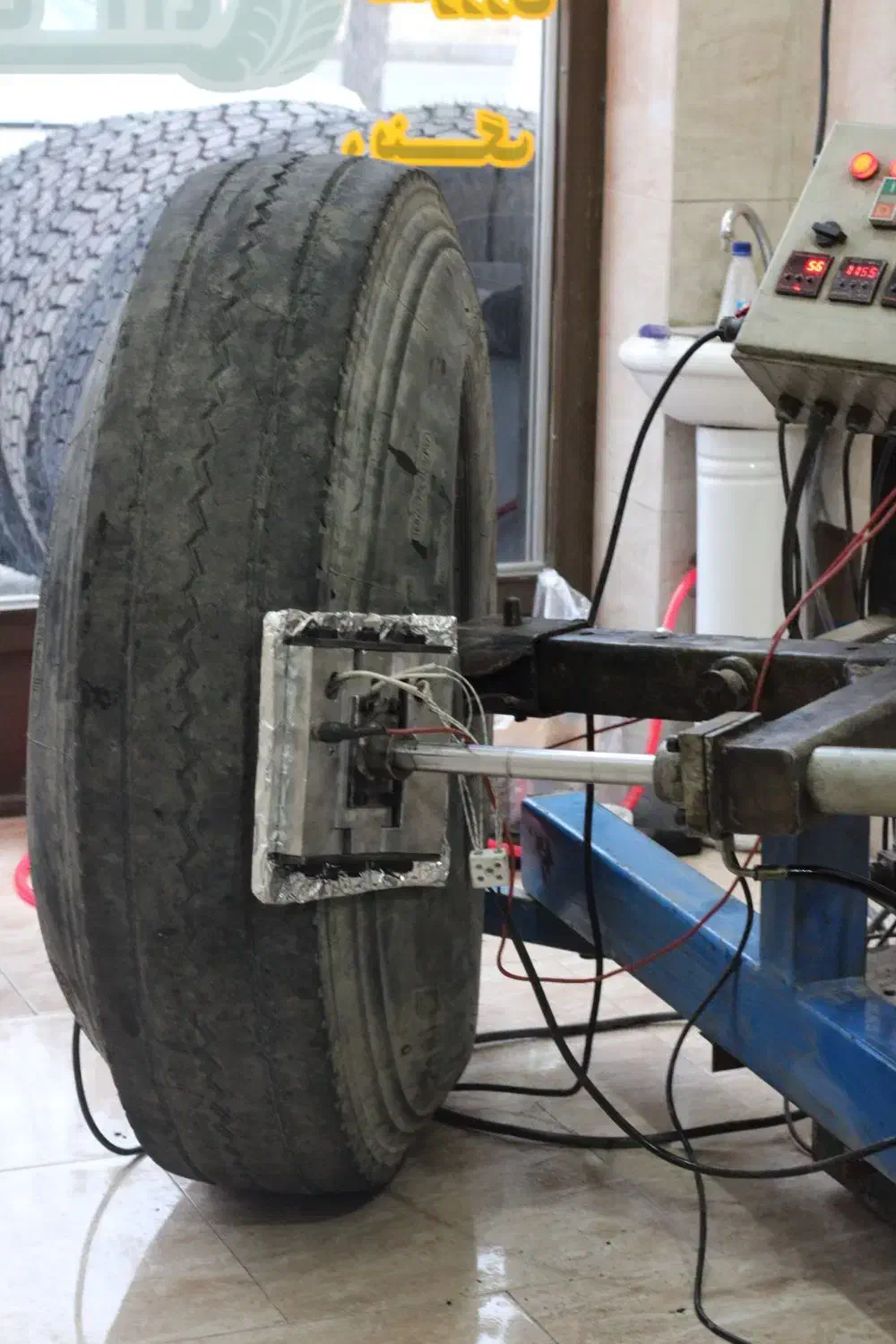 تعمیر تخصصی تایر لودری و لاستیک کامیون|خدمات پیشه و مهارت|زنجان, |دیوار