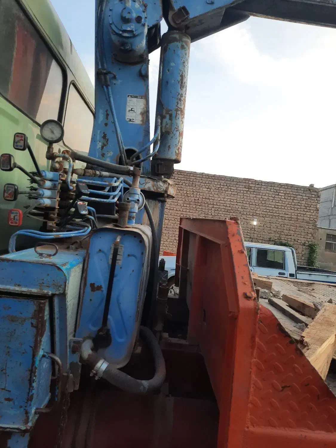 جرثقیل ۹۱۱|خودرو سنگین|تهران, میدان میوه و تره‌بار مرکزی|دیوار