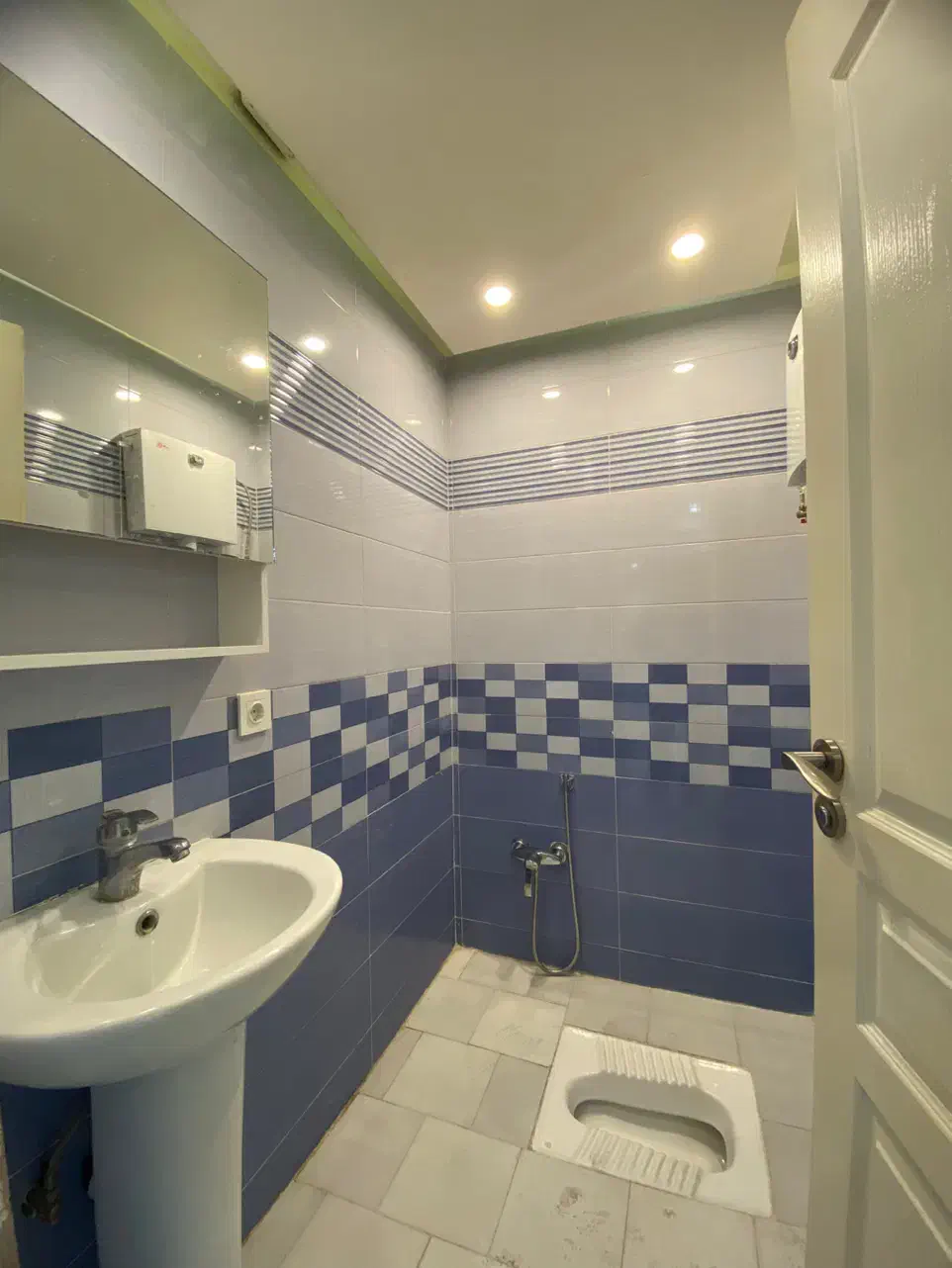 ۱۰۰ متر/۲ خواب/خوش نقشه/فوق العاده تمیز/برج‌باغ