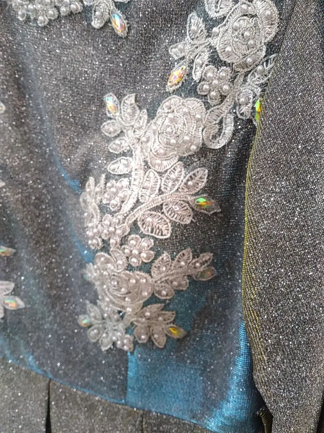 لباس مجلسی|لباس|شهر بابک, |دیوار