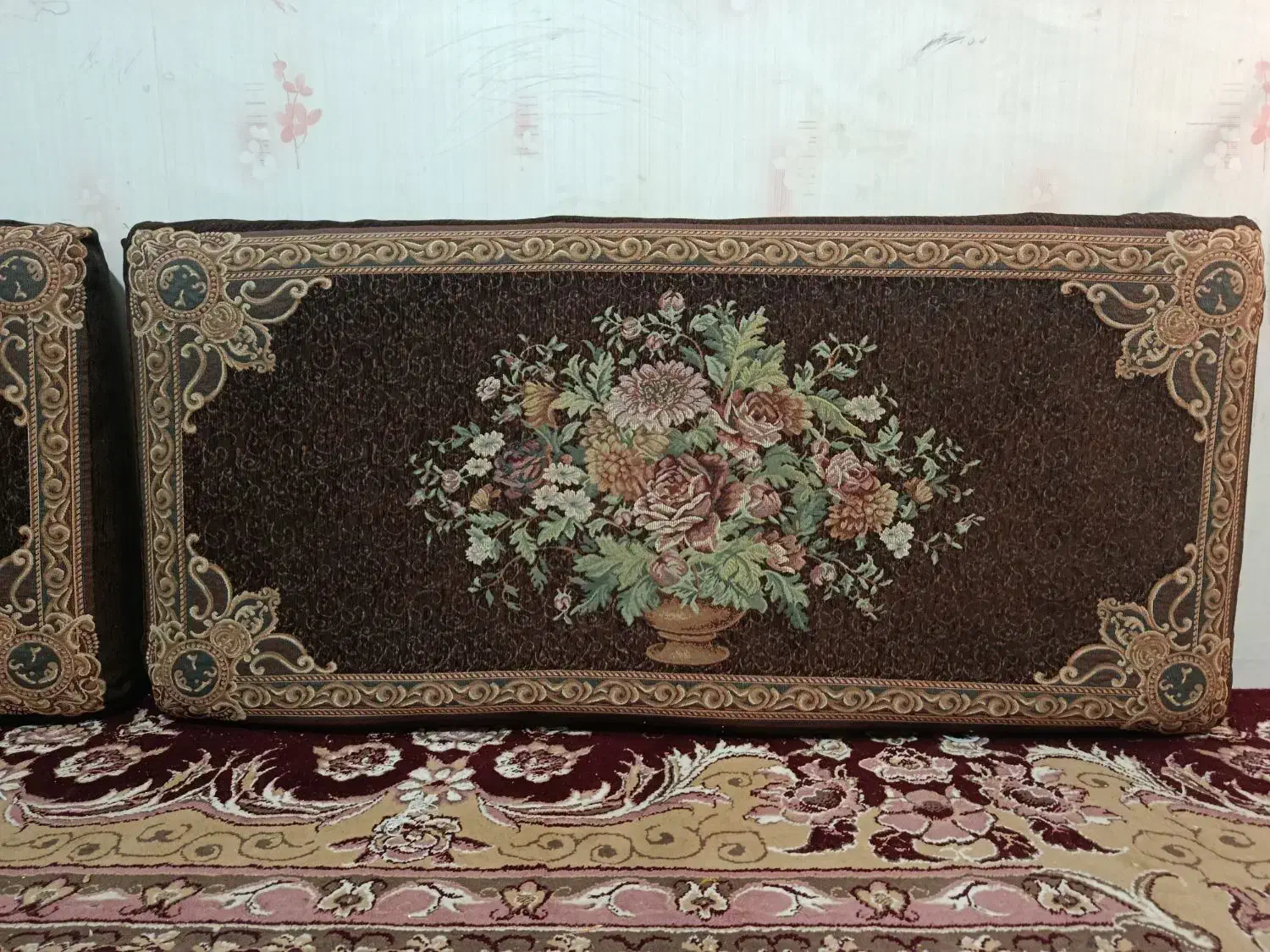 پشتی|پشتی|گلبهار, شهر جدید گلبهار|دیوار