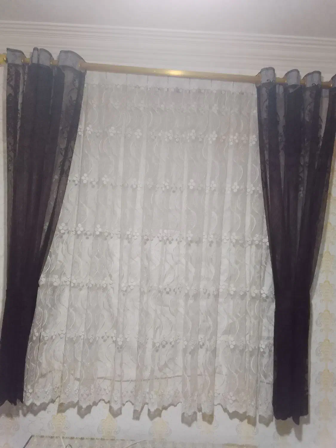 پرده جنس خوب ۱ونیم در۲ قیمت مناسب ۵۰۰هزار|پرده، رانر، رومیزی|تویسرکان, |دیوار