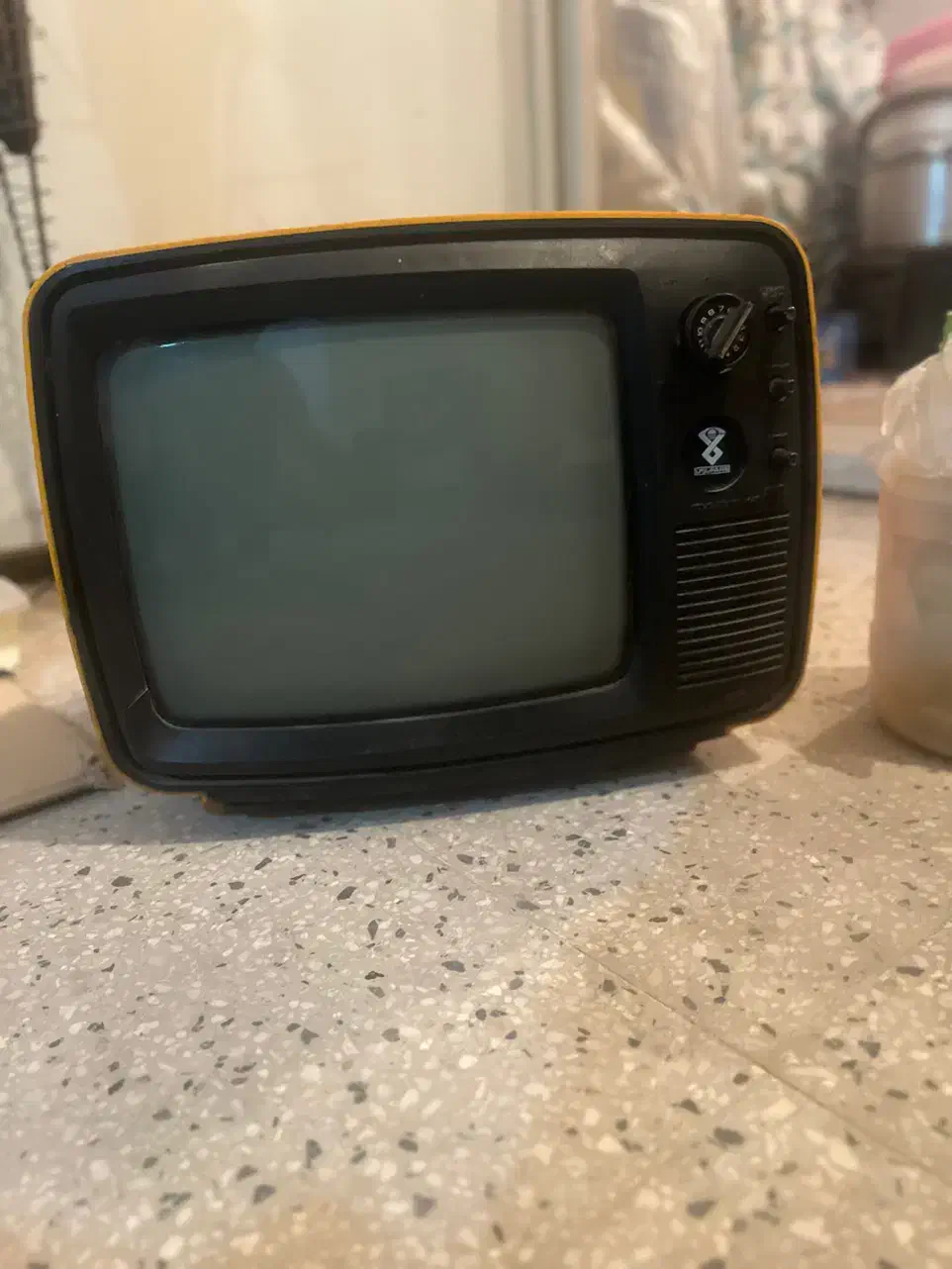 تلوزیون قدیمی|تلویزیون و پروژکتور|یزد, |دیوار