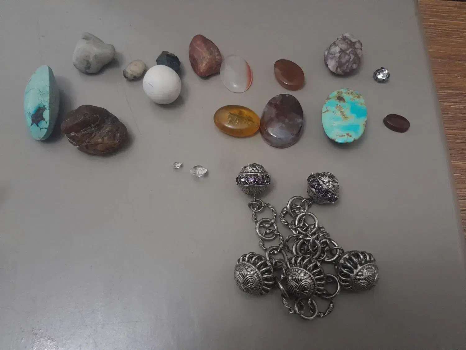 سنگ وعتیقه|جواهرات|رباط‌کریم, رباط‌کریم|دیوار