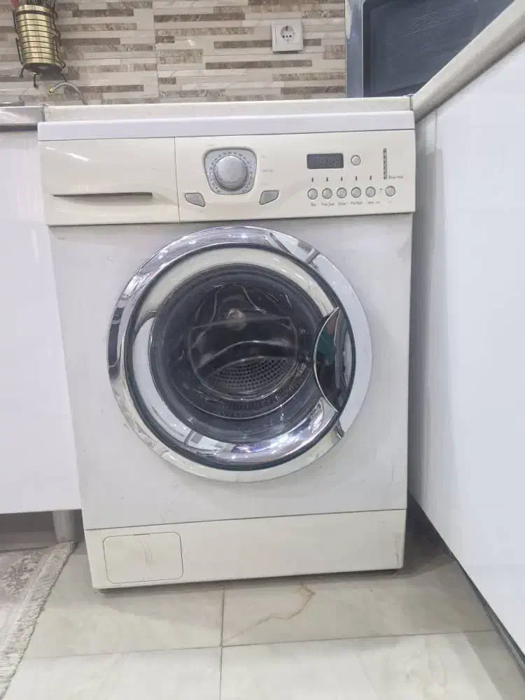 ماشین لباسشویی ۷کیلو LG|ماشین لباسشویی و خشک‌کن لباس|اسلام‌شهر, صادقیه|دیوار
