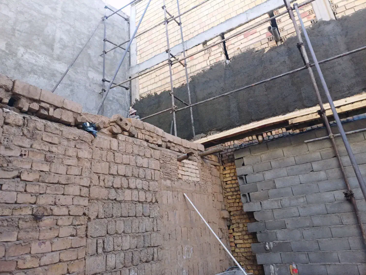 پیمانکاری و بنایی و اسکلت بتنی|خدمات پیشه و مهارت|مبارکه, |دیوار