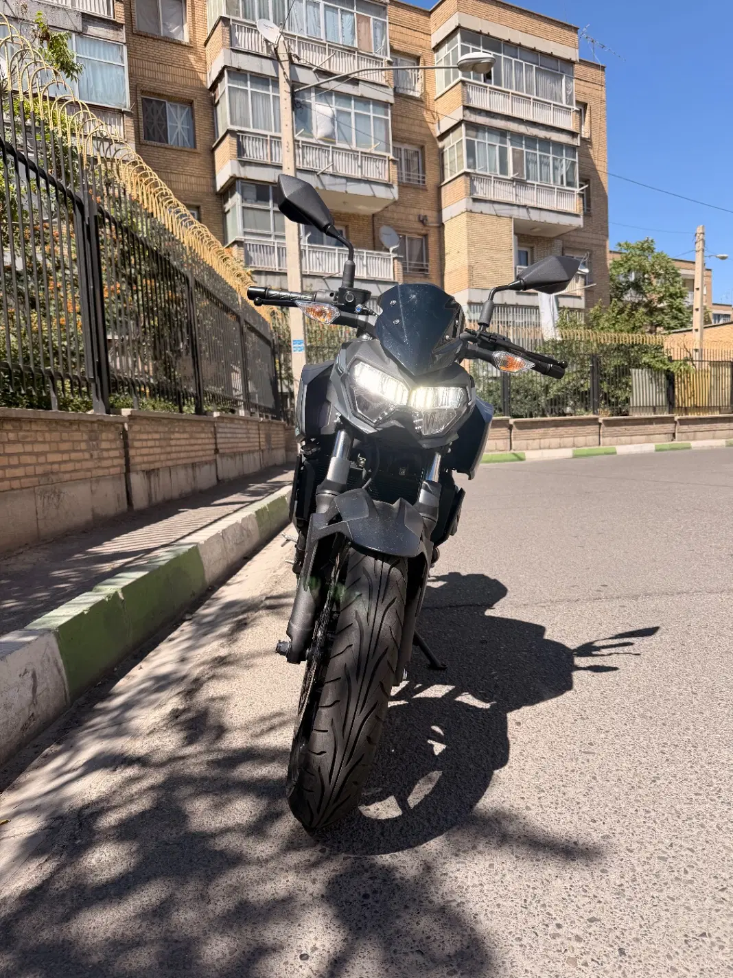 Kawasaki Z250|موتورسیکلت|تهران, سعادت‌آباد|دیوار