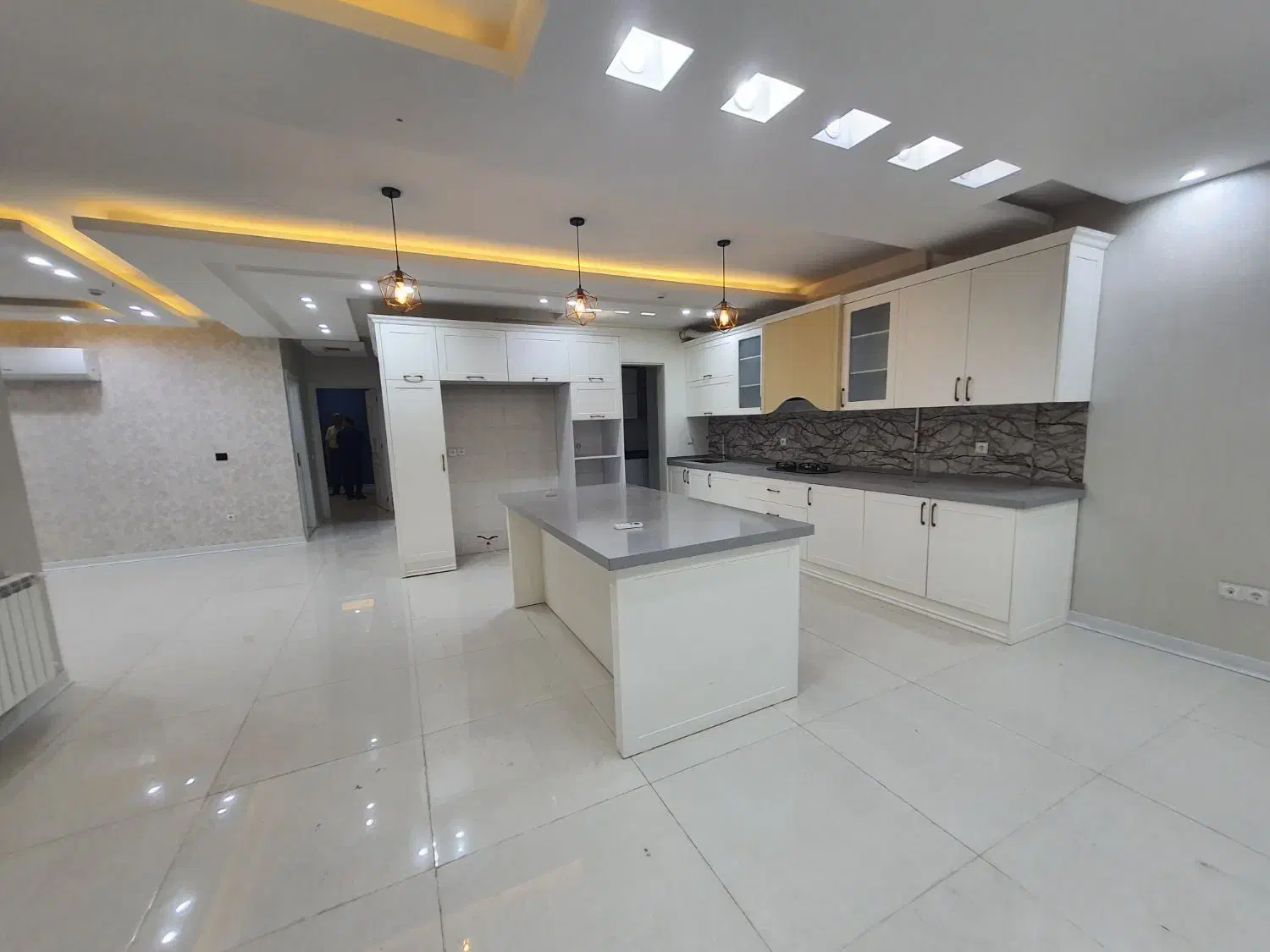 آپارتمان ۱۸۰متری/تک واحده /۲ پارک سندی/اول غربی|اجارهٔ آپارتمان|اهواز, کیانپارس |دیوار