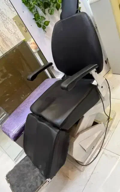 صندلی برقی ارایشگری درگعان|آرایشگاه و سالنهای زیبایی|قشم, |دیوار