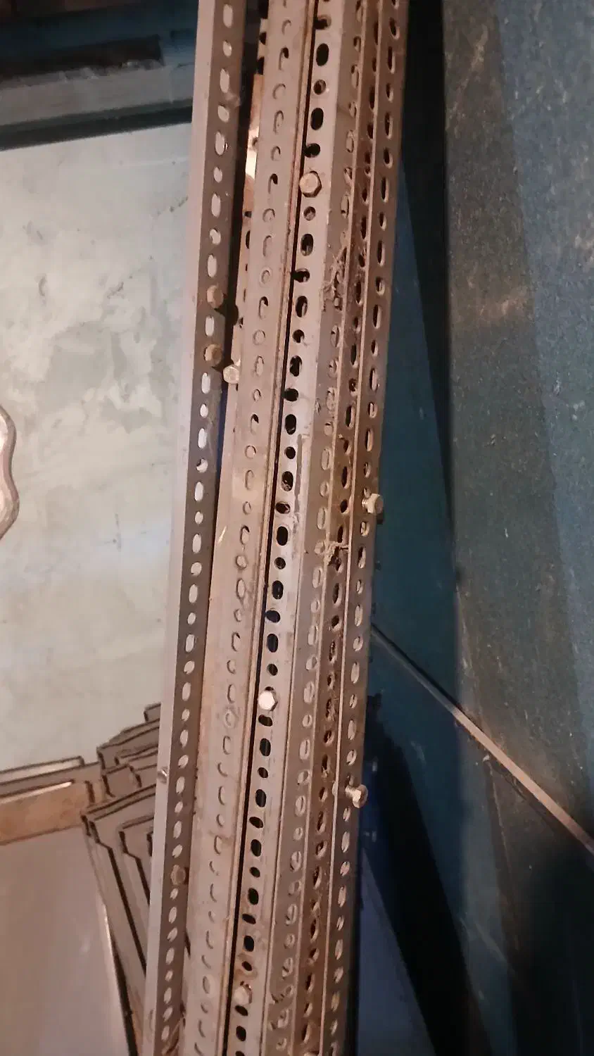 فروش قفسه فلزی با پایه و پیچ و مهره|کتابخانه، شلف، قفسه‌های دیواری|نوشهر, |دیوار