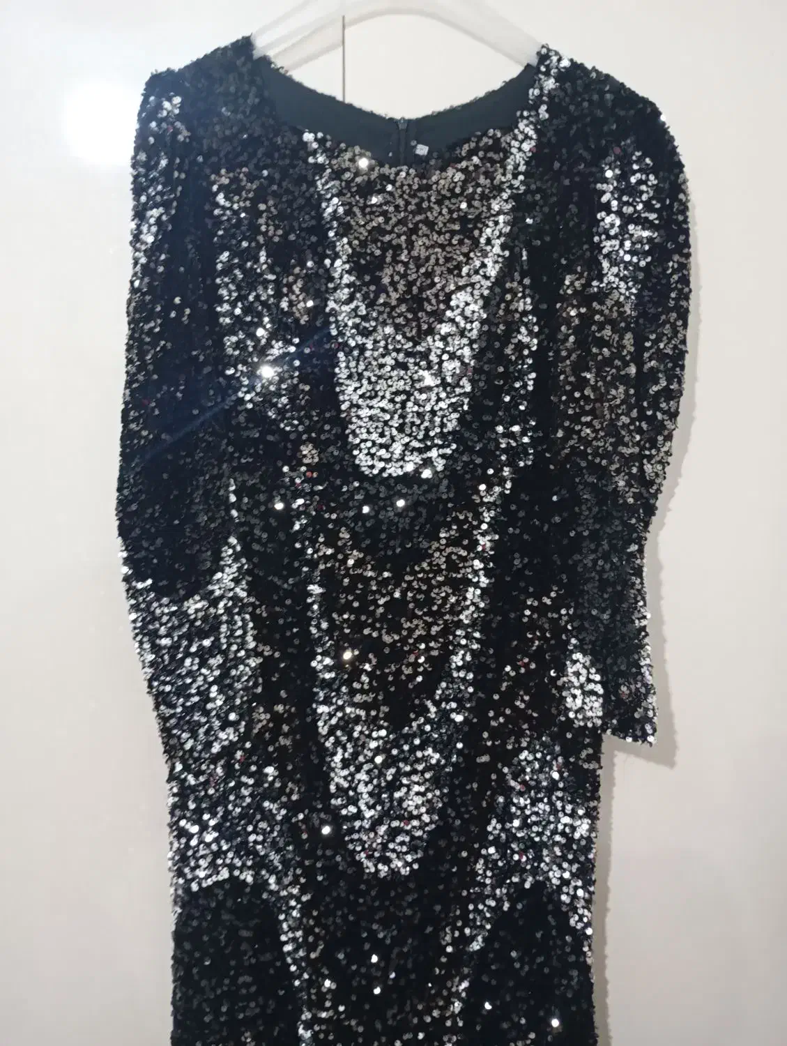 لباس مجلسی|لباس|مشهد, هنرور|دیوار