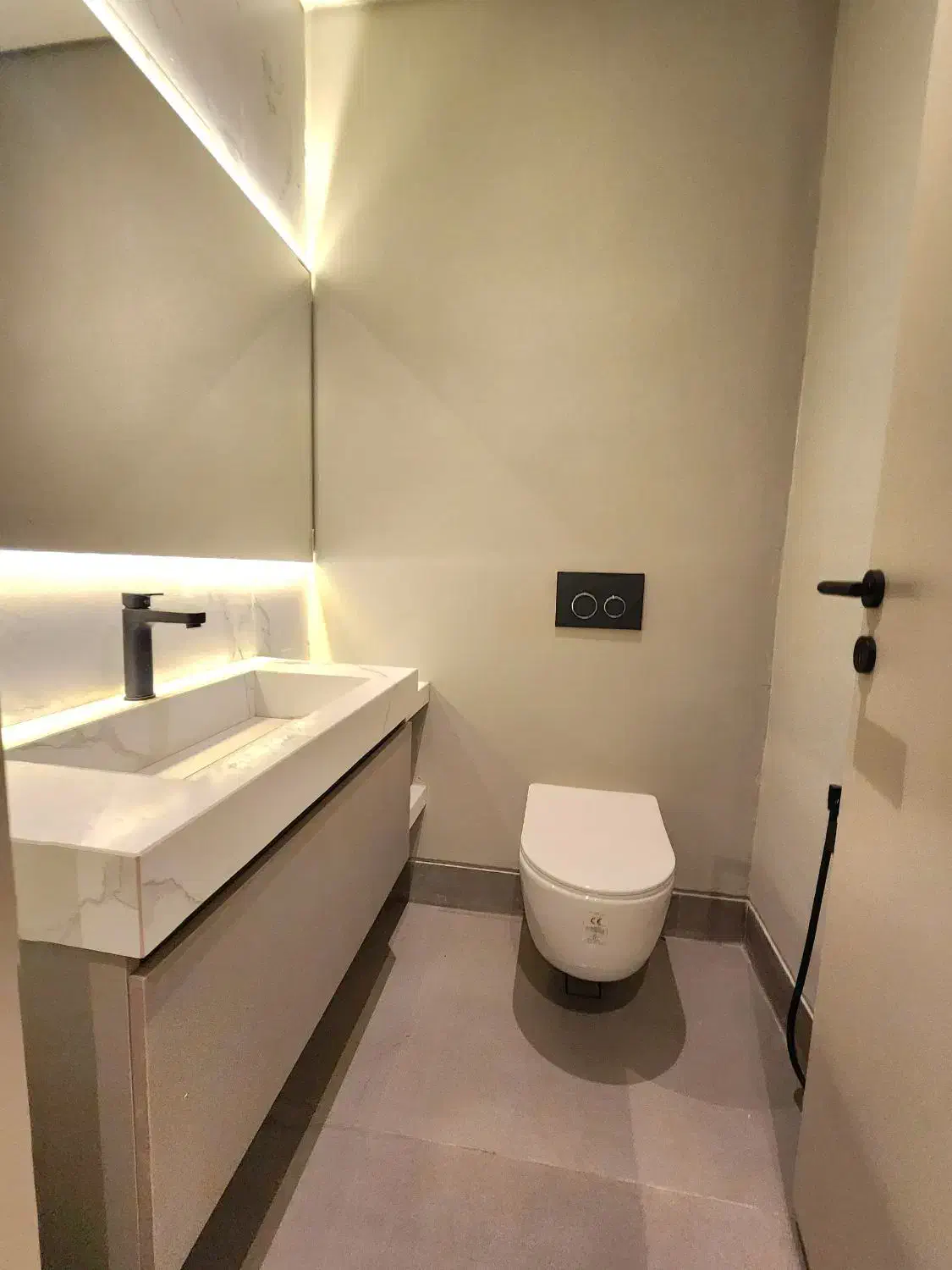 اپارتمان ۱۷۰متر نوساز مدرن و ۲ پارکینگ