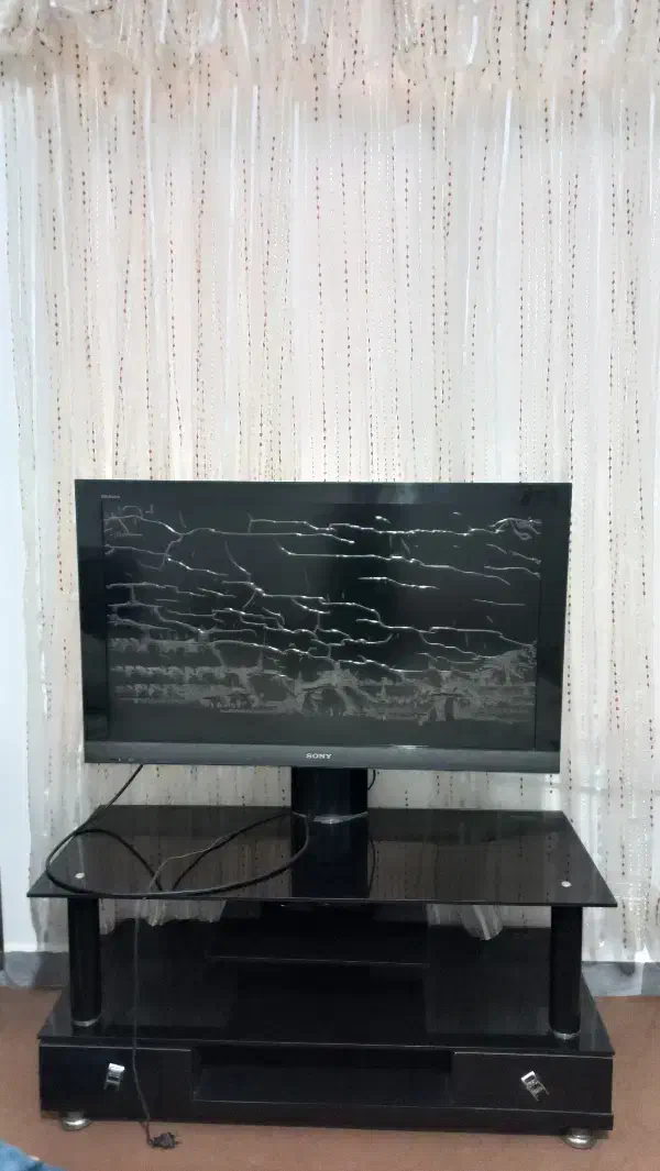 تلویزیون و دستگاه دیجیتال و میز تلویزیون|تلویزیون و پروژکتور|آمل, |دیوار