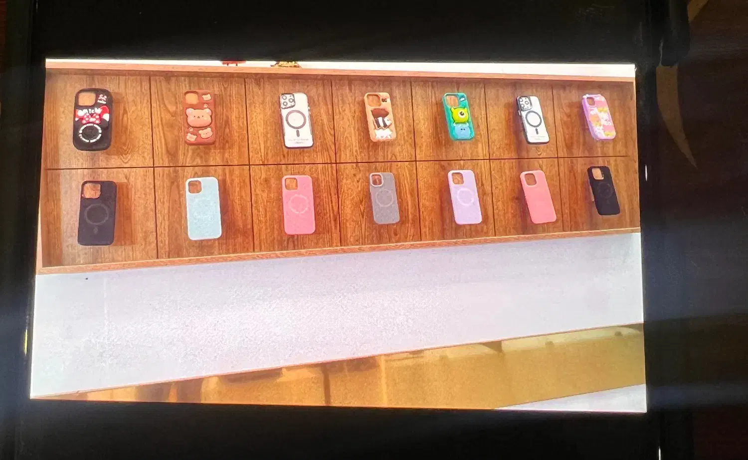 جای قاب گوشی کاملا سالم و نو ۲ عدد در سایز متفاوت|لوازم جانبی موبایل و تبلت|ساری, |دیوار