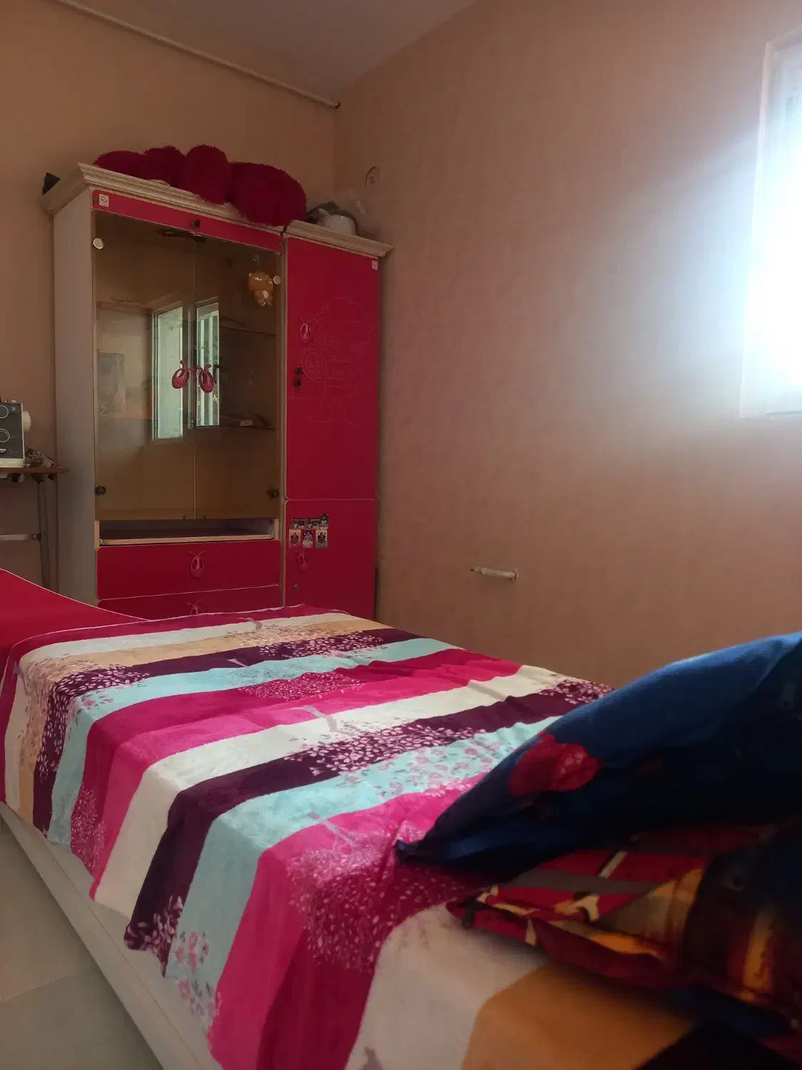 درحد نو|تخت و سرویس خواب|گنبد کاووس, |دیوار