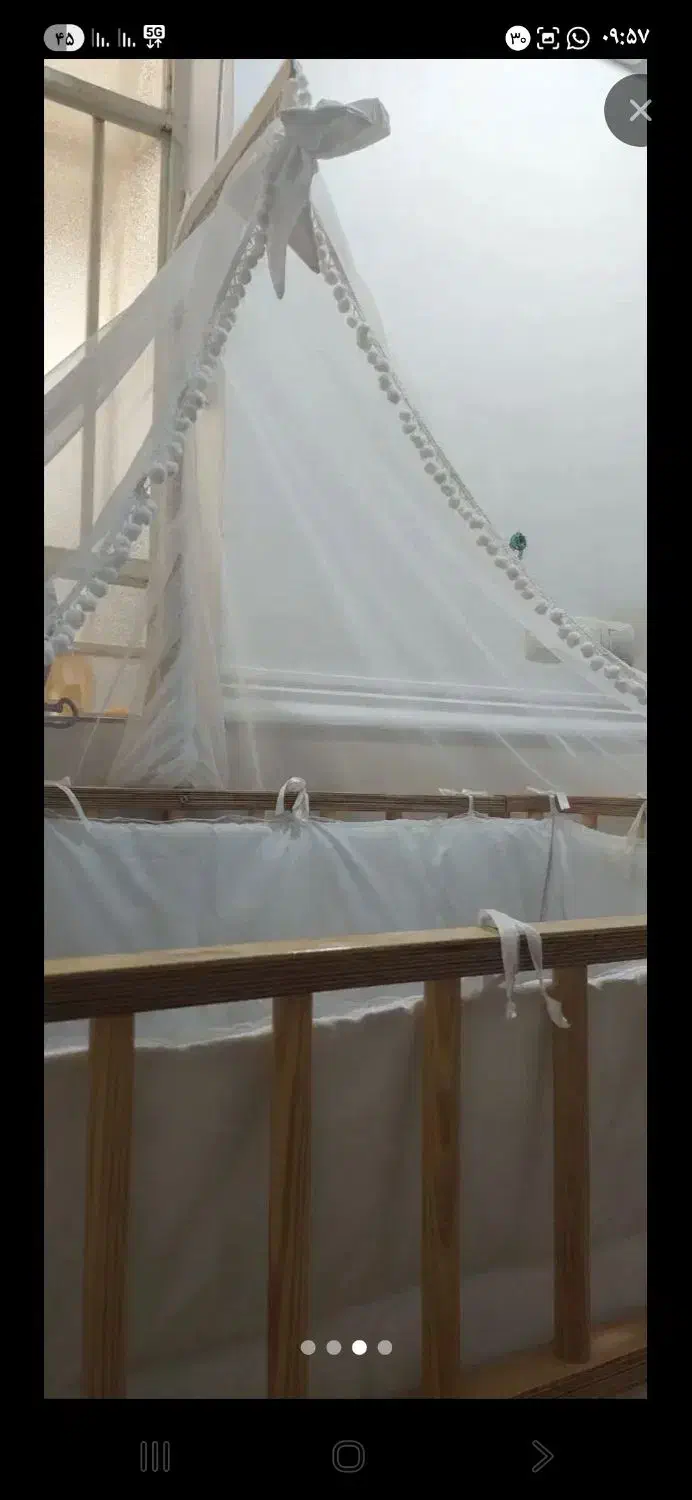 گهواره چوب نو کاکی|تخت و سرویس خواب|کاکی, |دیوار