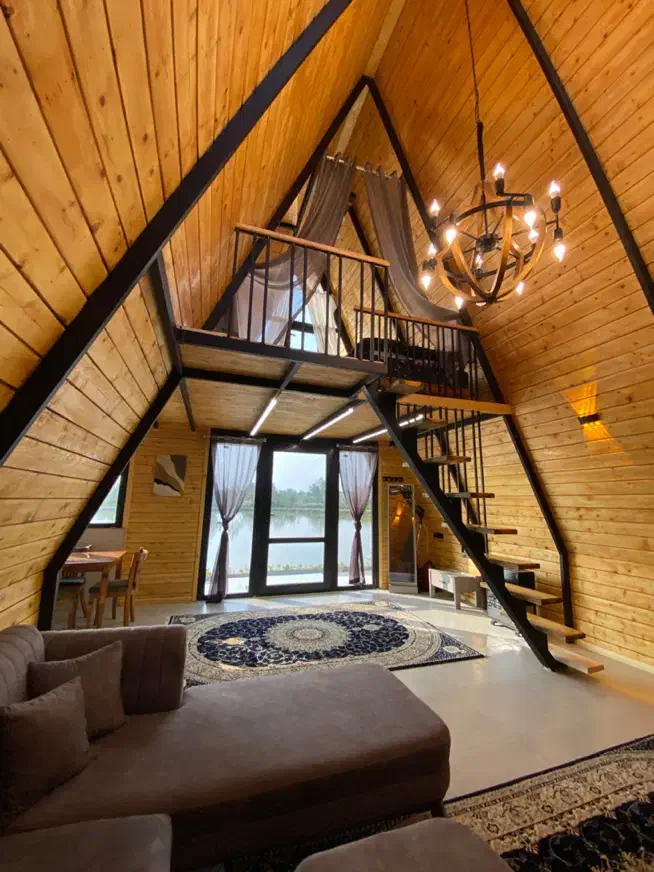 کلبه سوئیسی موکا|اجارهٔ کوتاه‌مدت ویلا و باغ|شفت, |دیوار