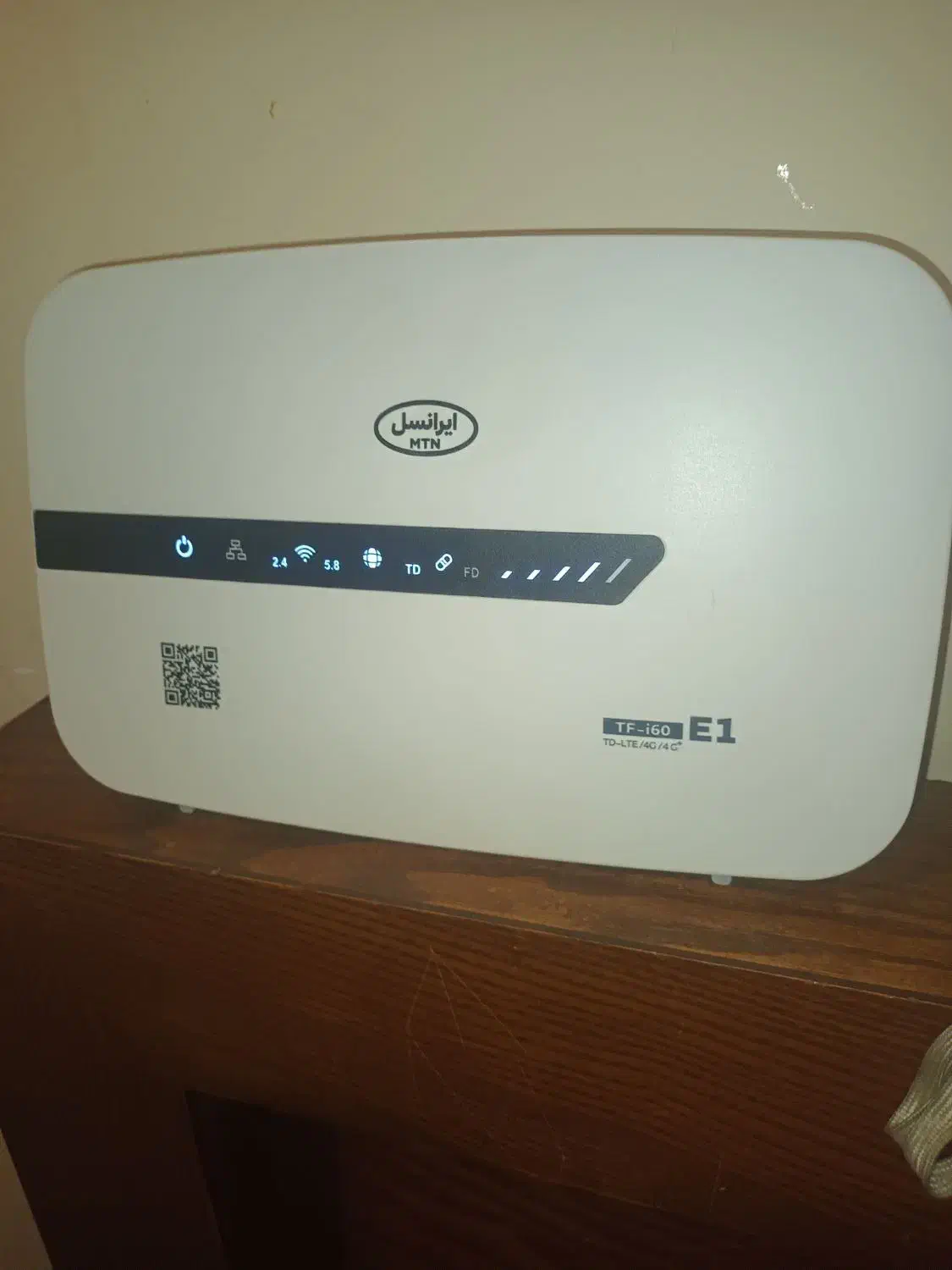 مودم جدید ایرانسل i60 E1 4g & tdlt درحد نو|مودم و تجهیزات شبکه|تهران, گلستان (شهرک راه آهن)|دیوار