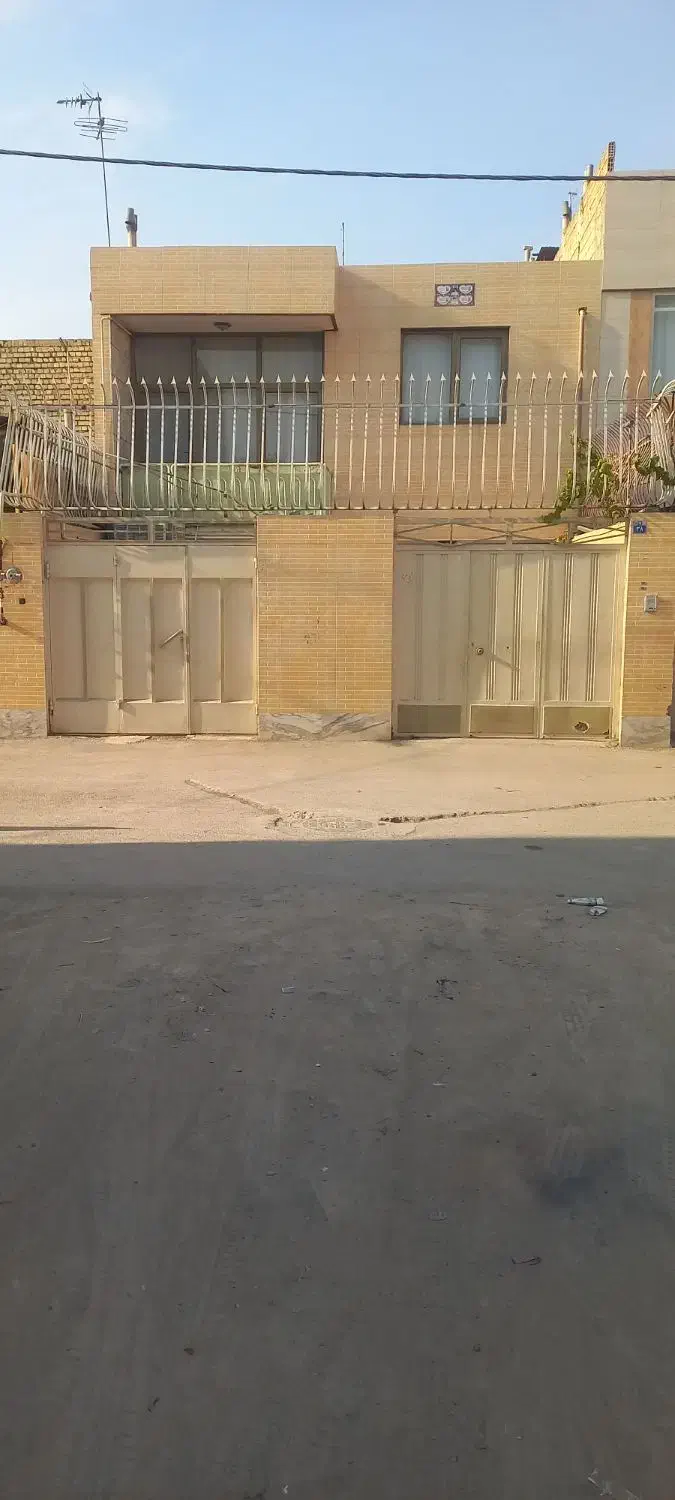 منزل ۱۴۵ متری دوطبقه نقدی ومعاوظه با ماشین|فروش خانه و ویلا|اصفهان, حصه جنوبی|دیوار