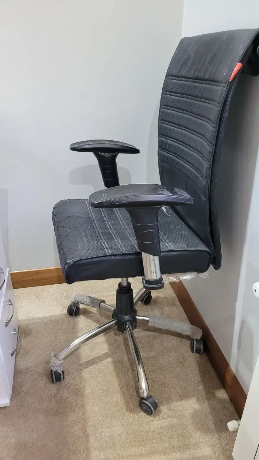 فروش ست میز ناخن، صندلی و بوفه|آرایشگاه و سالن‌های زیبایی|شیراز, مبعث|دیوار