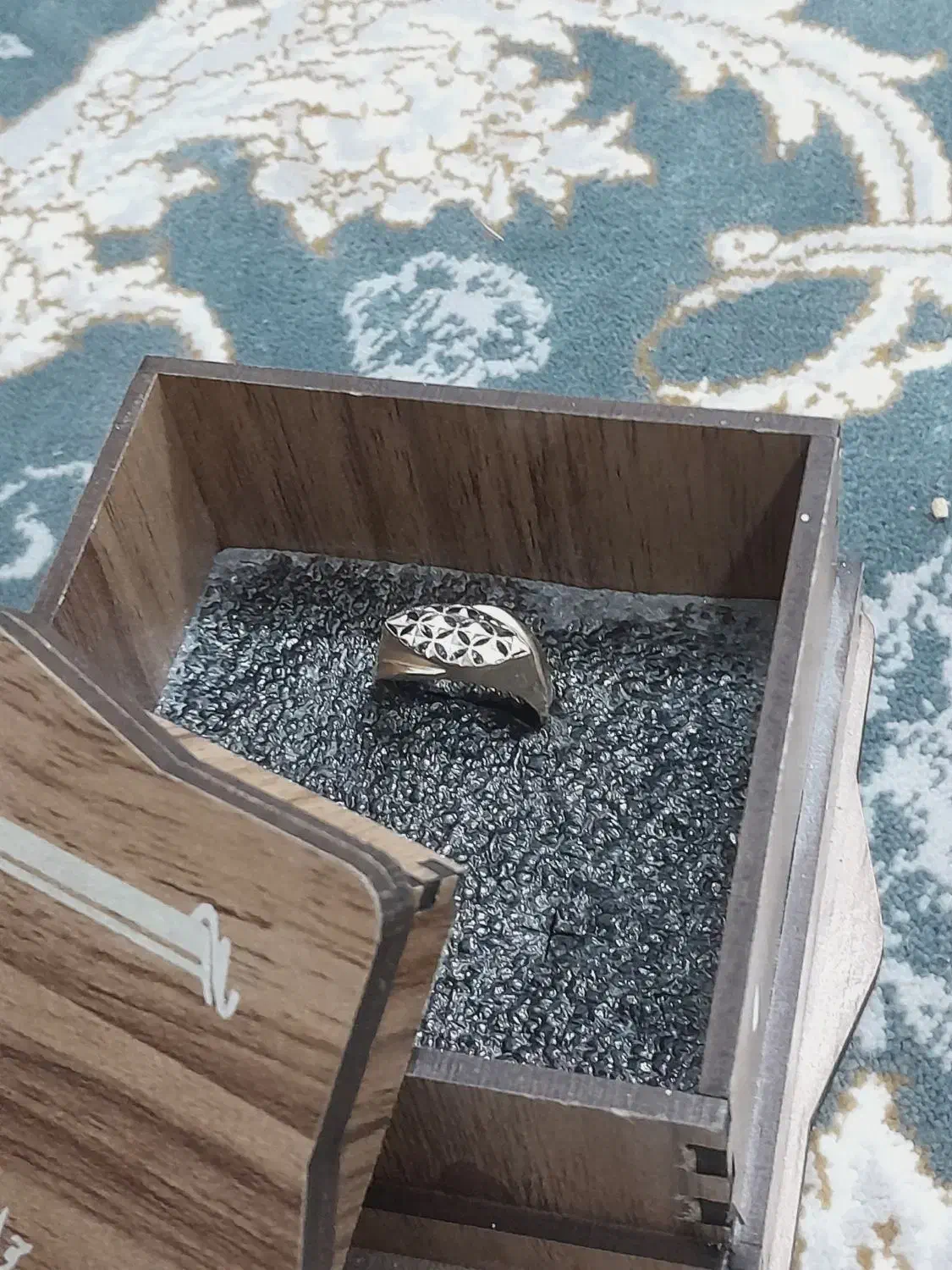 انگشتر|جواهرات|تربت جام, کشتارگاه|دیوار