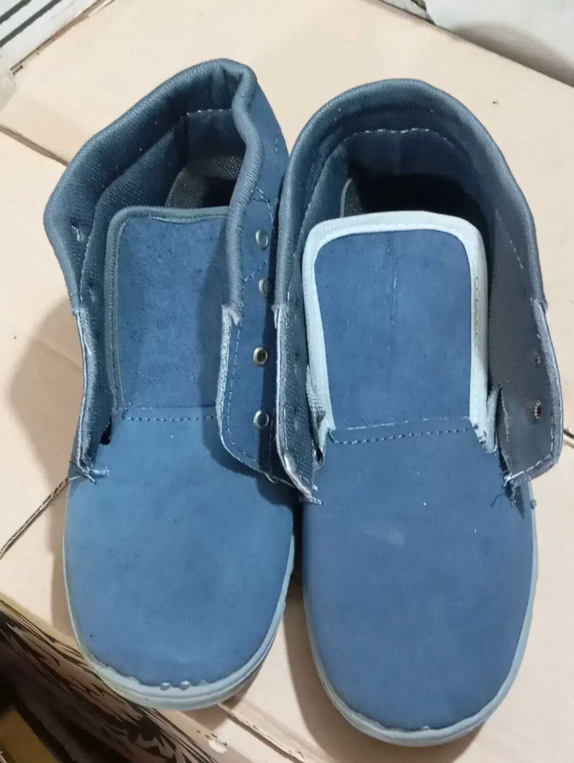 کفش کوهستان استخدام|کیف، کفش، کمربند|لردگان, |دیوار