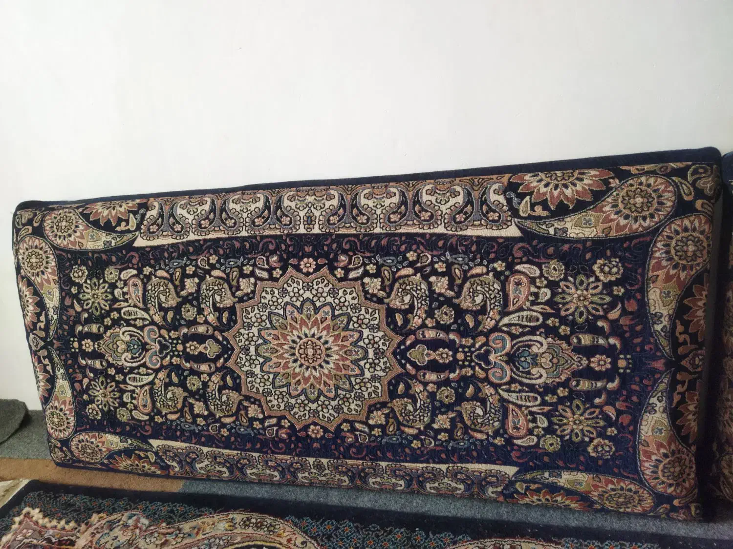 یک جفت پشتی|پشتی|سبزوار, امام خمینی (ناوی)|دیوار