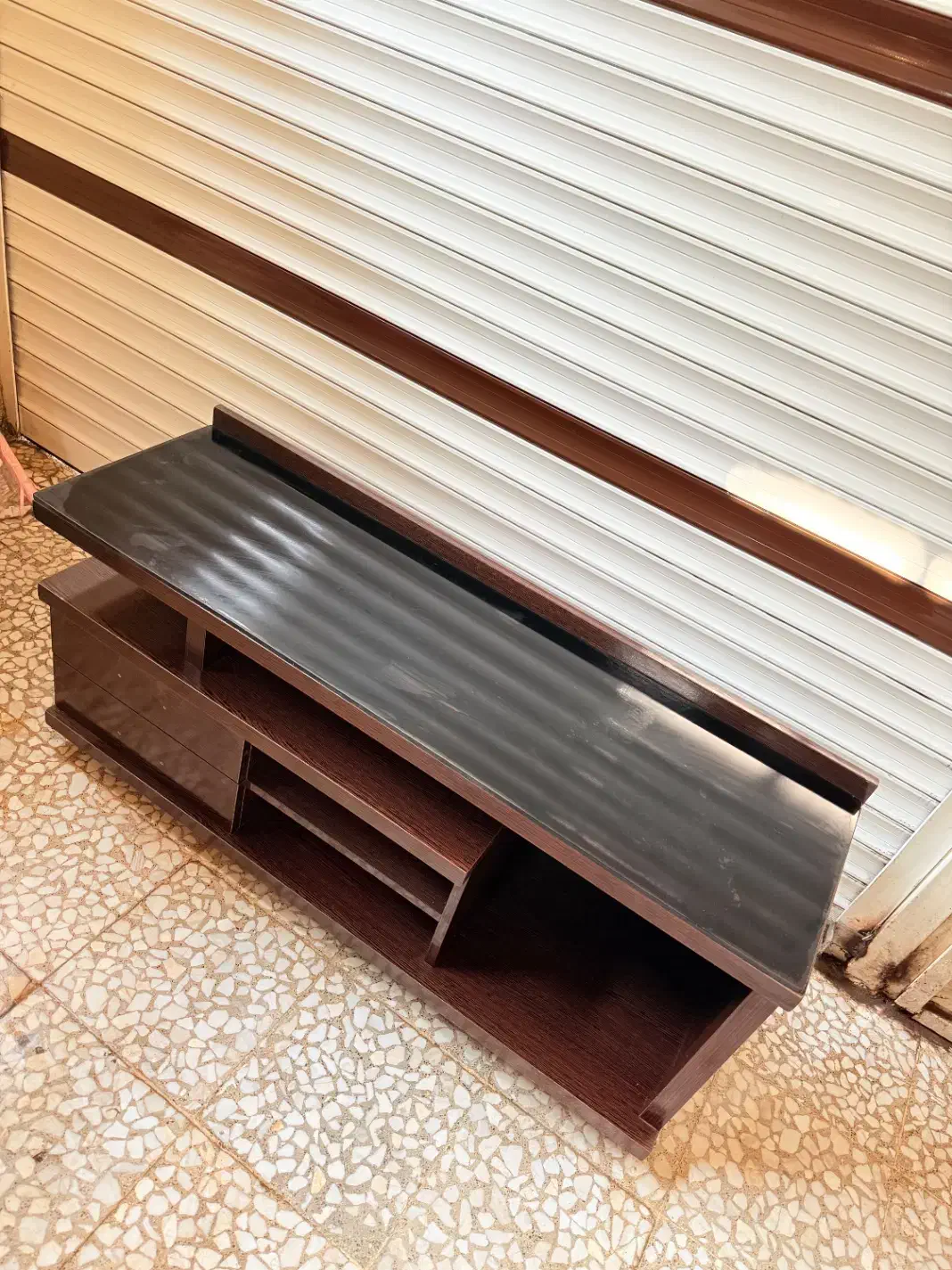 زیر تلویزیون|میز تلویزیون|رشت, پیرکلاچای|دیوار