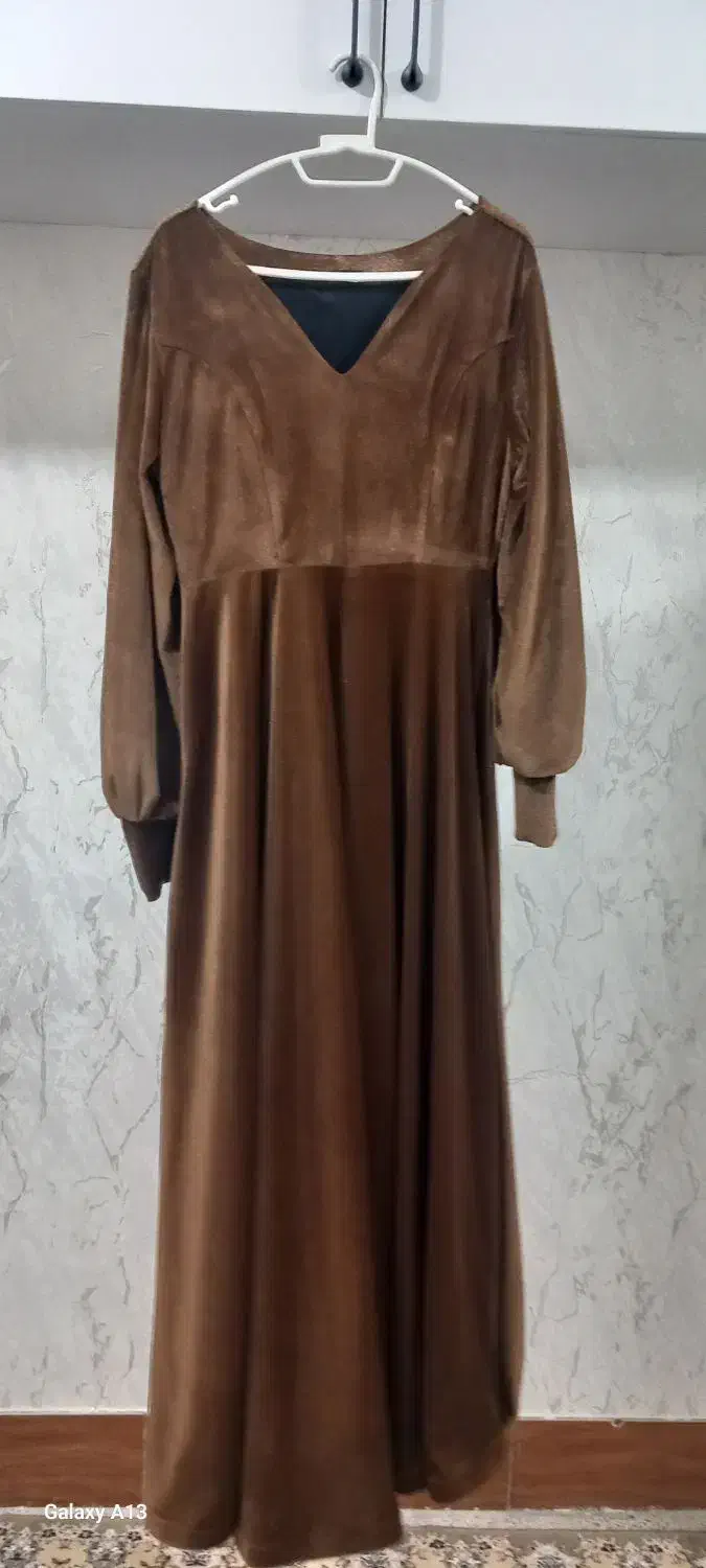 لباس مجلسی|لباس|جونقان, |دیوار