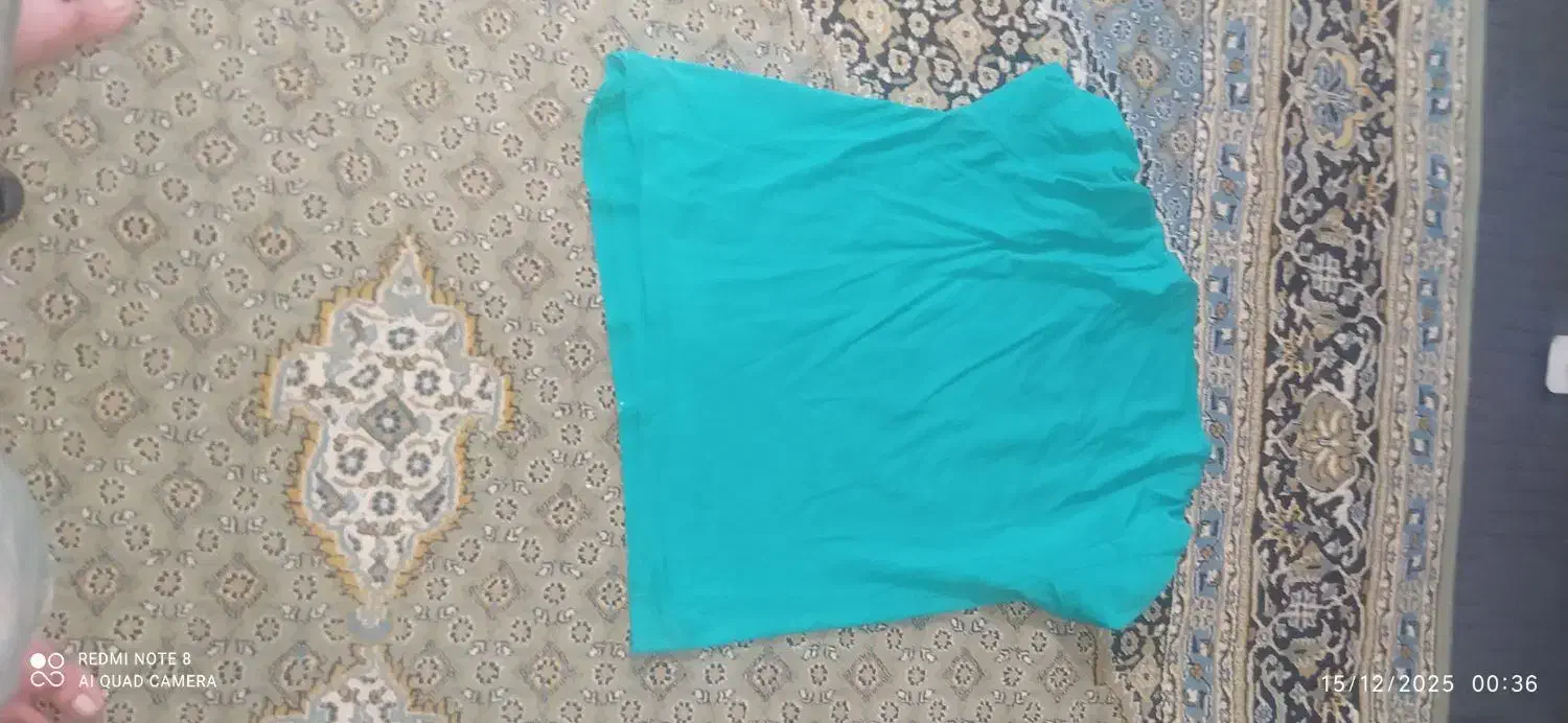 یک عدد تیشرت سبز کم کارکرد تمیز نو و یک دست کاپشن|لباس|دشتابی, |دیوار