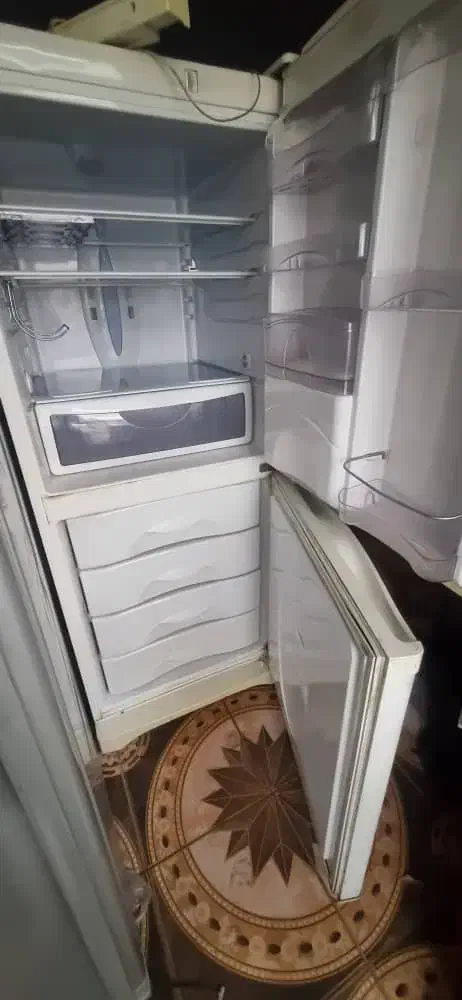 یخچال فریزر اسنوا جنس مرغوب، موتور کره ای|یخچال و فریزر|اصفهان, محله سفلی|دیوار