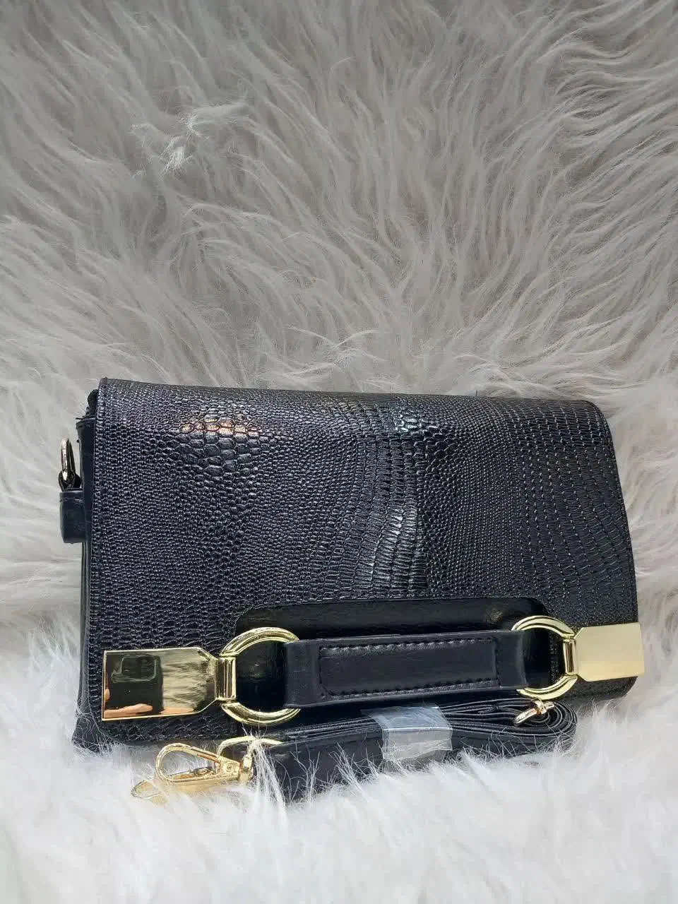 کیف زنانه|کیف، کفش، کمربند|کاشان, درب جوشقان|دیوار