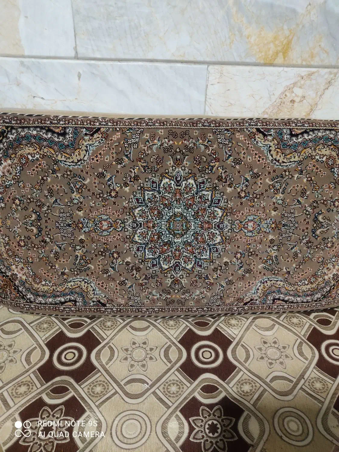 پشتی اذین پنج جفت دارم نونوهستن سنگین|فرش|قم, قلعه کامکار|دیوار