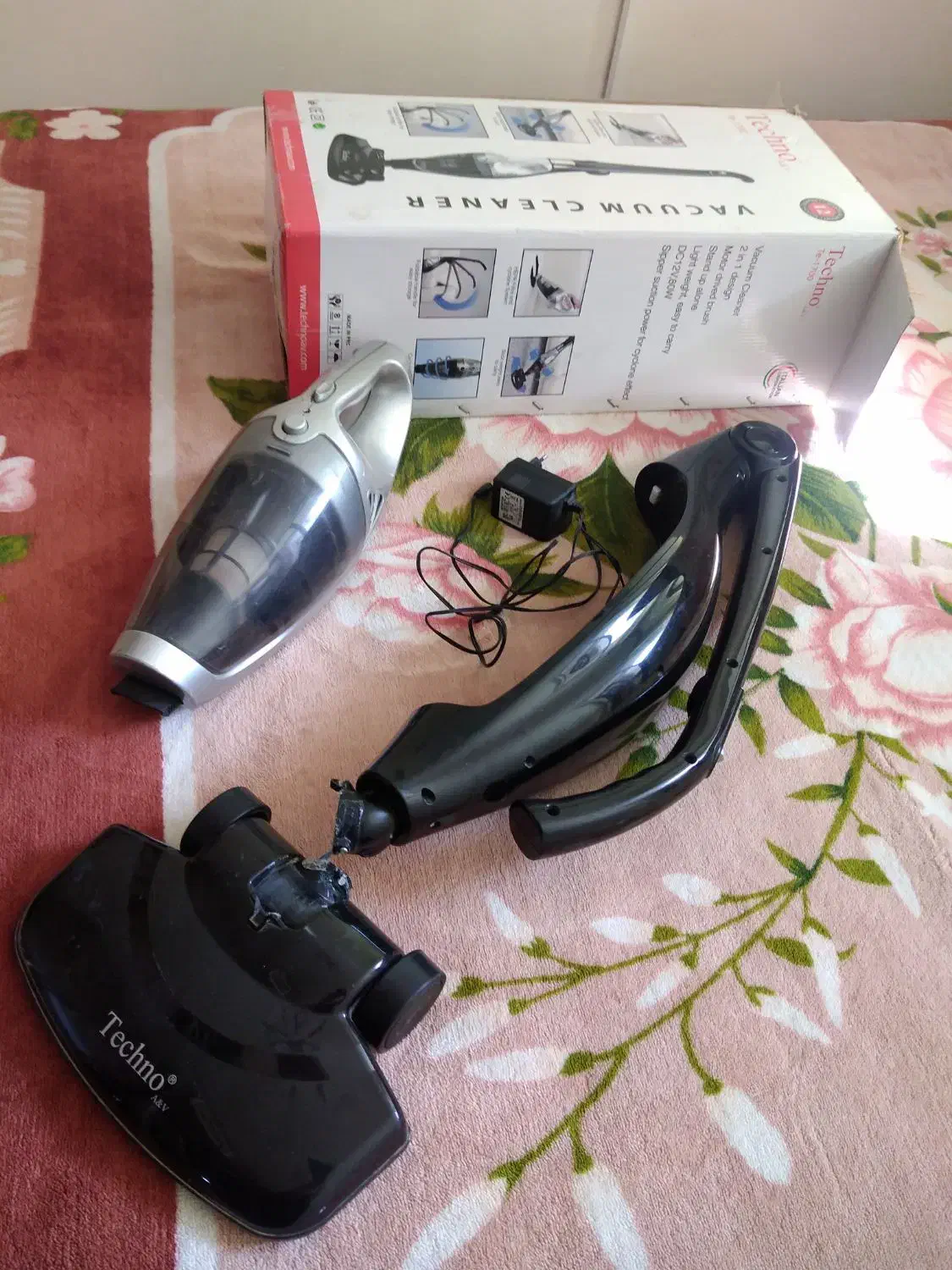 جارو شارژی تکنو به همراه کارتن و شارژر|جاروبرقی، جارو شارژی، بخارشو|مشهد, کارمندان دوم|دیوار