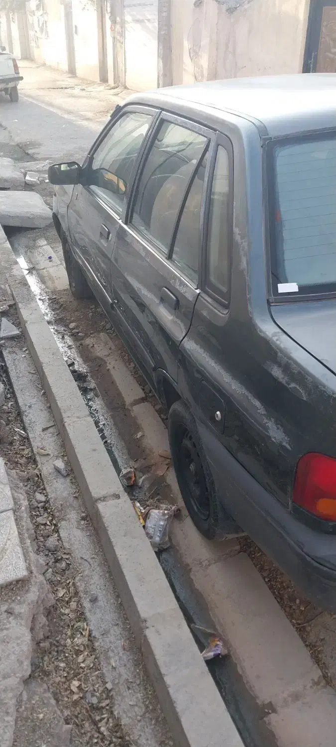 پراید کاربراتوری|خودرو سواری و وانت|چهارباغ, |دیوار