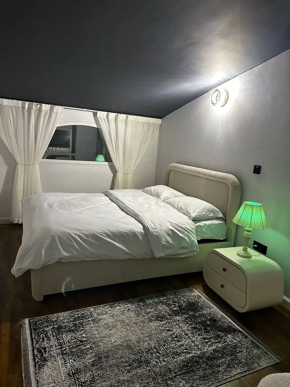 سویت تکخواب فوق تمیز هتلی|اجارهٔ کوتاه‌مدت آپارتمان و سوئیت|تهران, میرداماد|دیوار