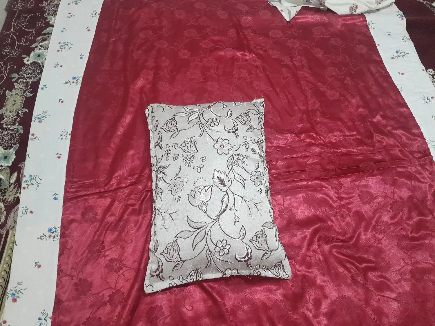 بالش|رختخواب، بالش، پتو|قم, نیروگاه|دیوار