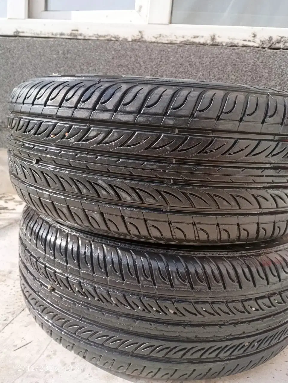 یک جفت لاستیک پهن پژو آرم شیر جلو پنجره وآینه ۲۰۶|قطعات یدکی و لوازم جانبی|هشتگرد, شهرک ایران خودرو|دیوار