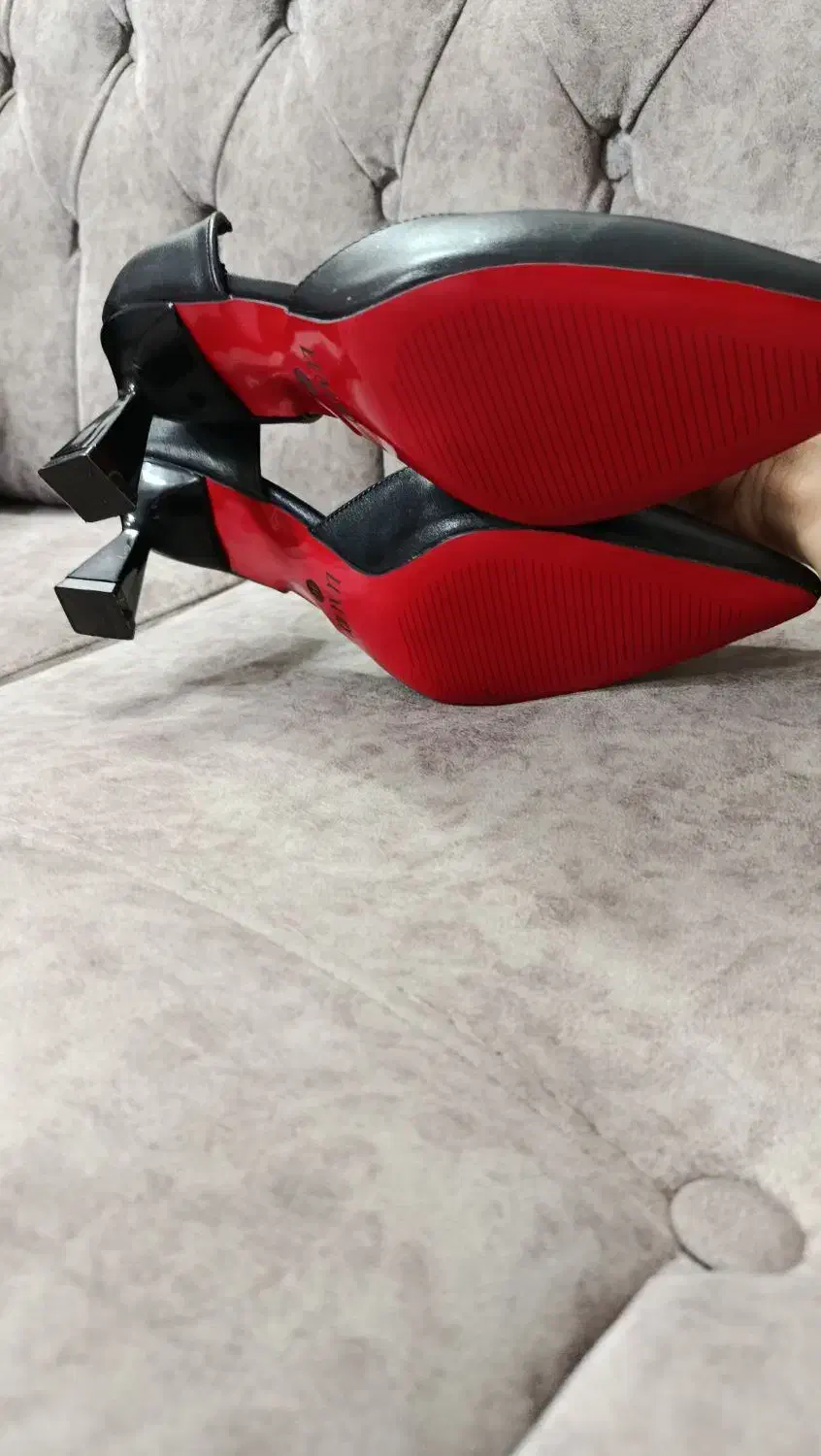 کفش مجلسی.|کیف، کفش، کمربند|مشهد, طبرسی شمالی|دیوار