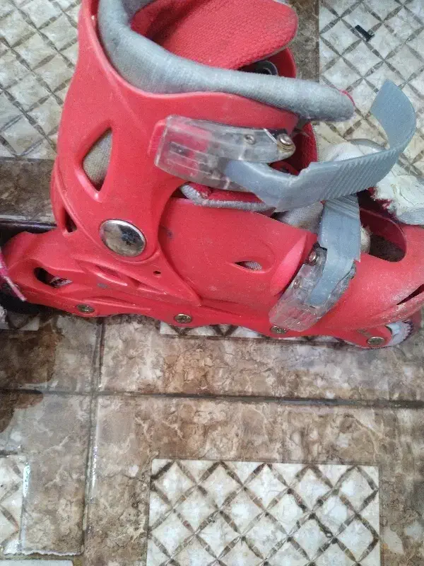 کفش اسکیت یکی بخر دوتا ببر|دوچرخه، اسکیت، اسکوتر|دزفول, |دیوار