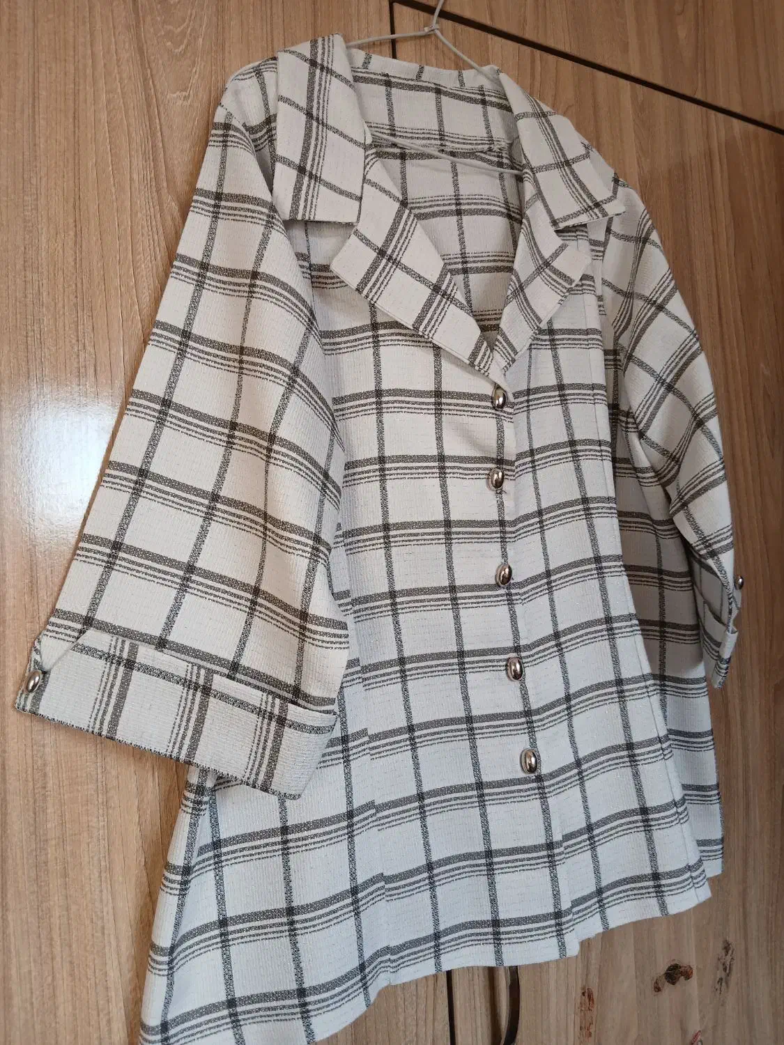 لباس زنانه|لباس|رشت, پاره بیجار|دیوار