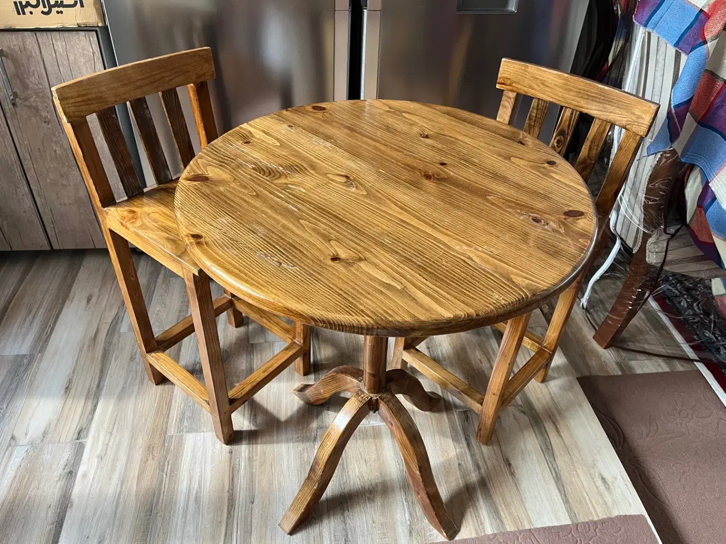 میز و صندلی چوبی|میز و صندلی غذاخوری|بیرجند, |دیوار