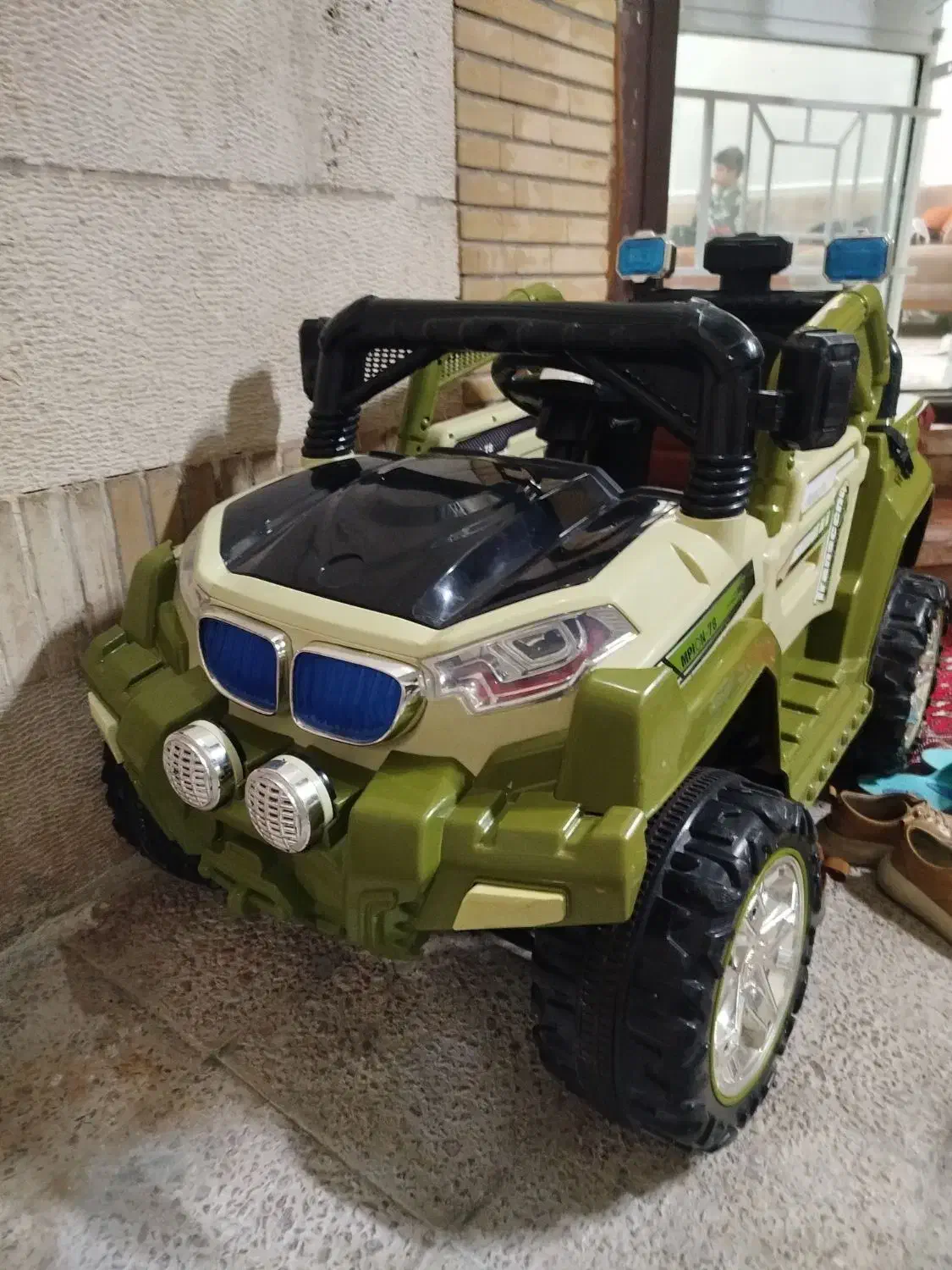 ماشین شارژی|اسباب‌بازی بچه|پرند, فاز ۲|دیوار