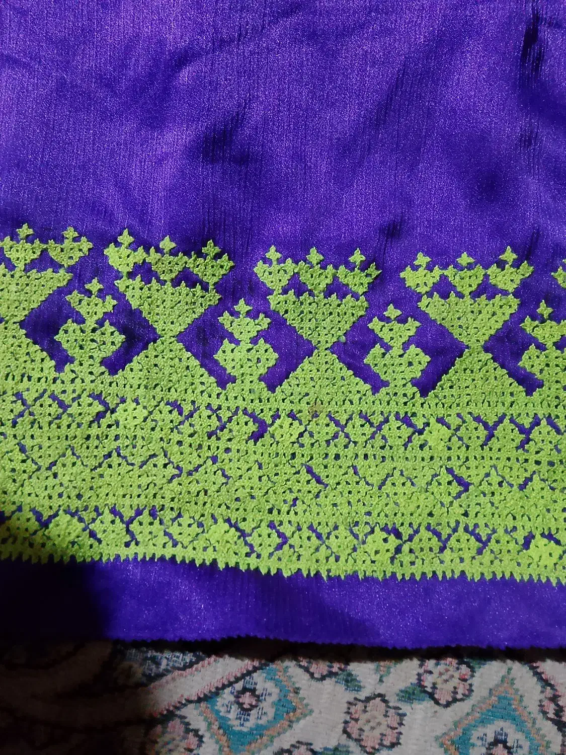 ناهوگ|لباس|جالق, |دیوار