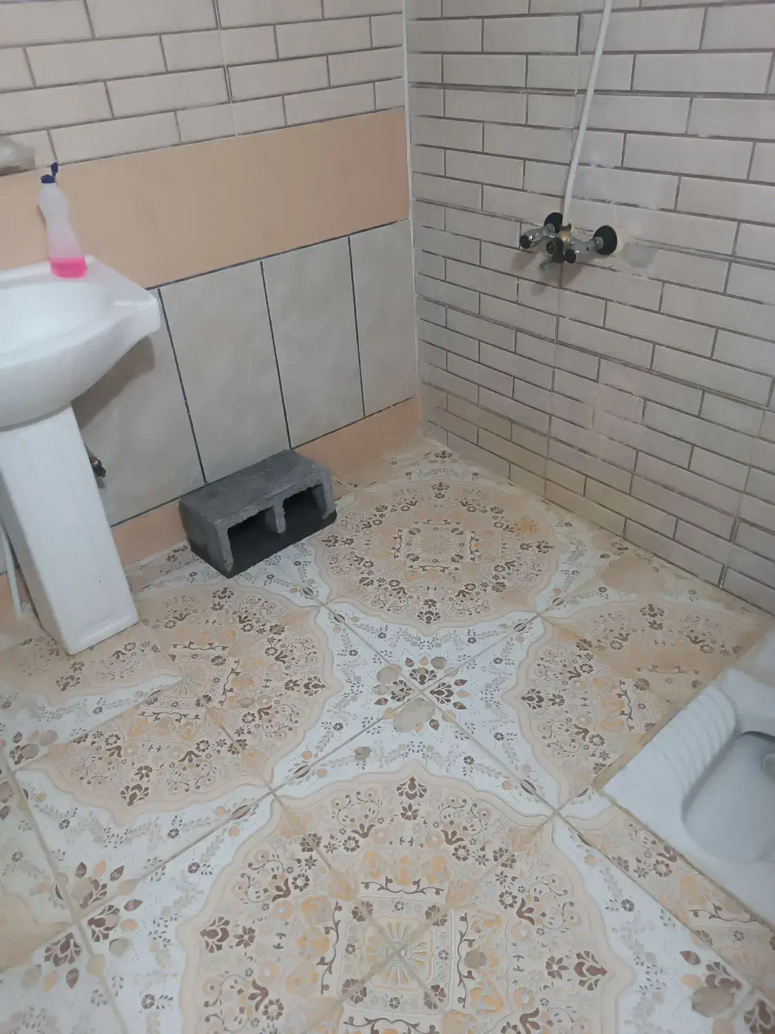 سویت بغل بیمارستان روزانه تمیزباامکانات حیاط داره|اجارهٔ کوتاه‌مدت آپارتمان و سوئیت|میناب, |دیوار