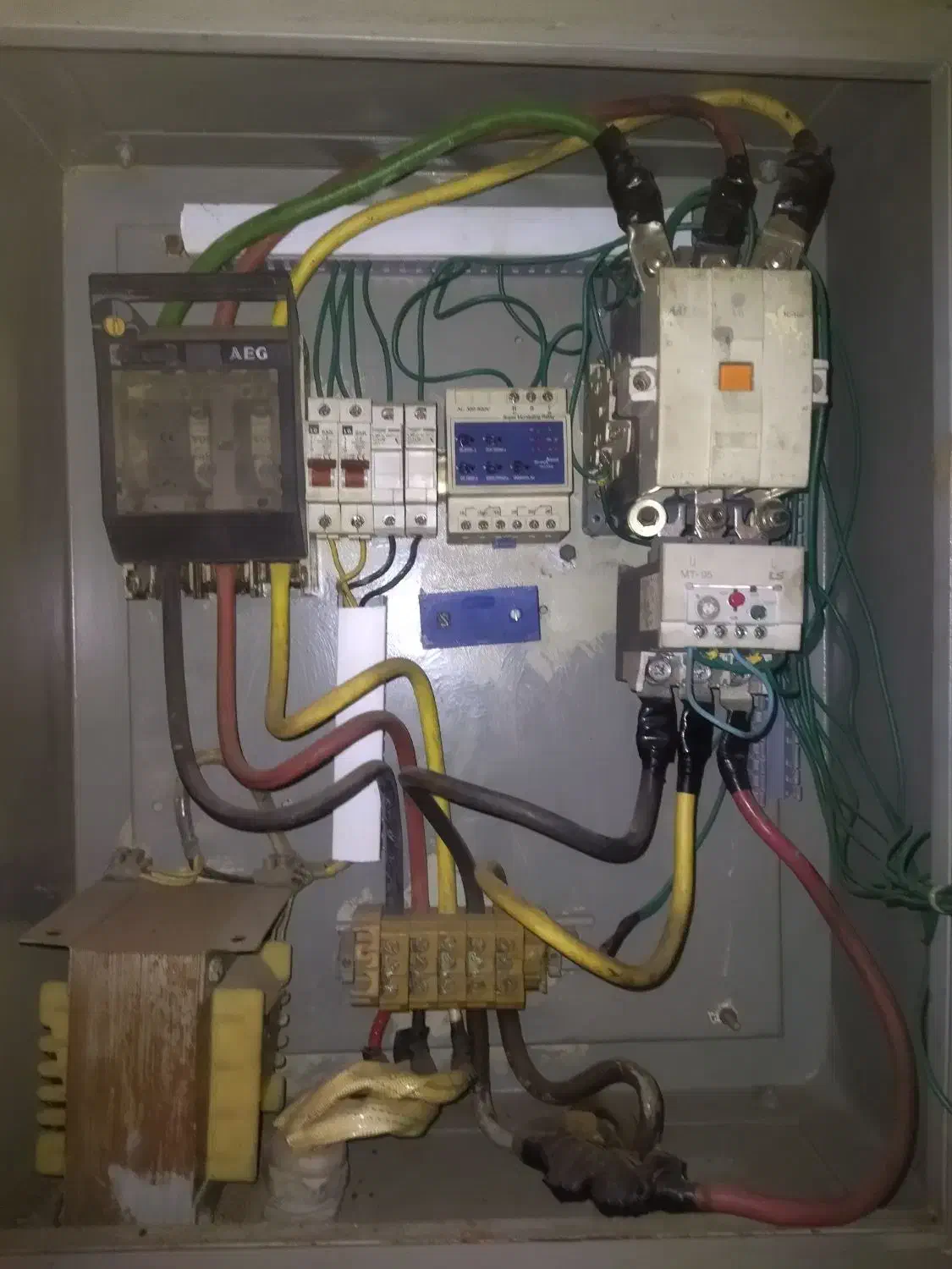 امور و خدمات فنی برق|خدمات پیشه و مهارت|زابل, |دیوار