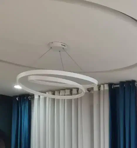 ۲تا لوستر سفید دانه ای ۱۹۰۰|لوستر و چراغ آویز|رشت, گلباغ نماز|دیوار